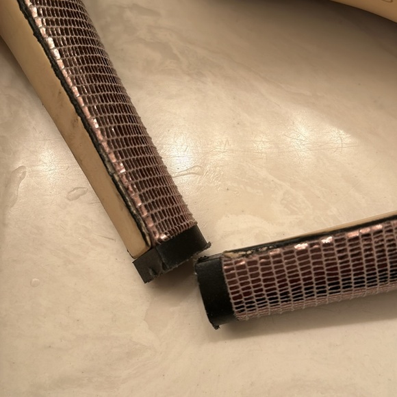 Michael Kors metallic brown leather closed toe heels. 4.25” heel. Size 6 - Picture 5 of 6